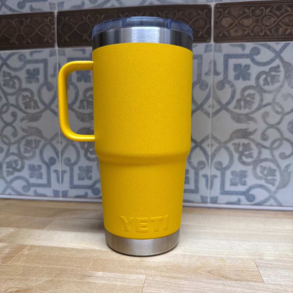 Yeti 20 ounce travel mug with handle
